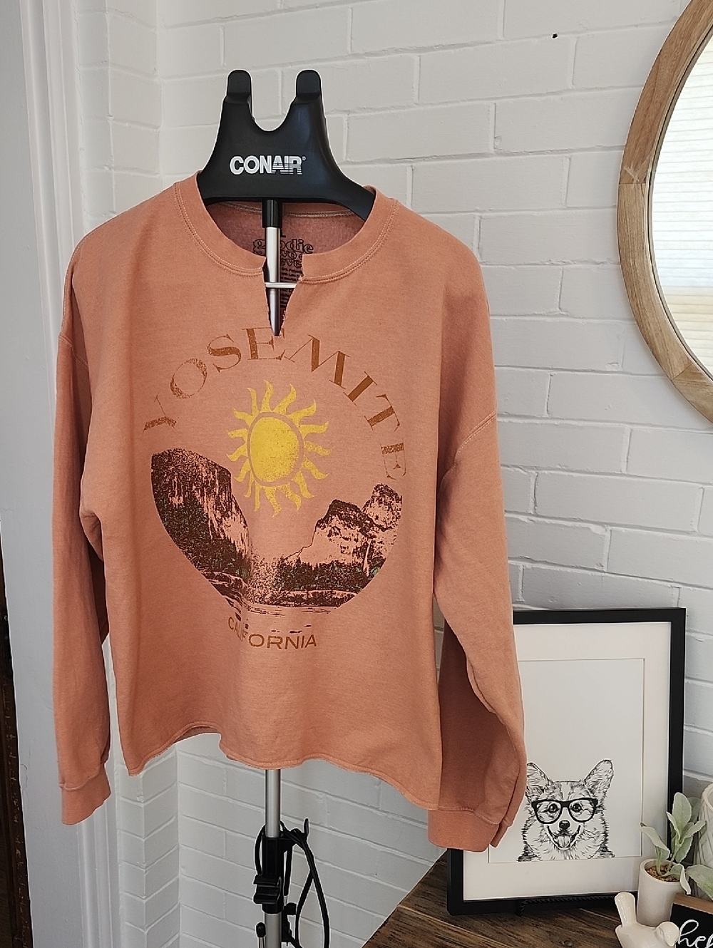 Yosemite Graphic Crewneck Sweatshirt - Rust